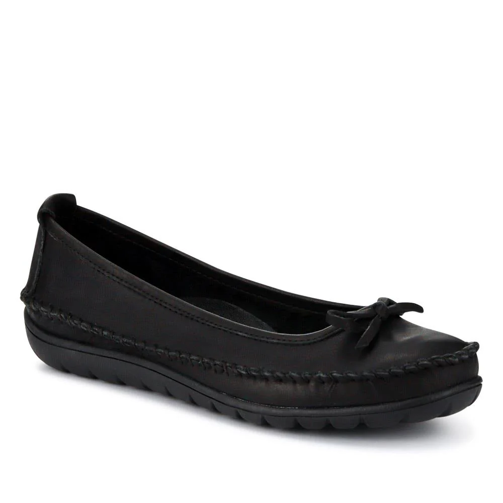 Stitched Leather Pumps