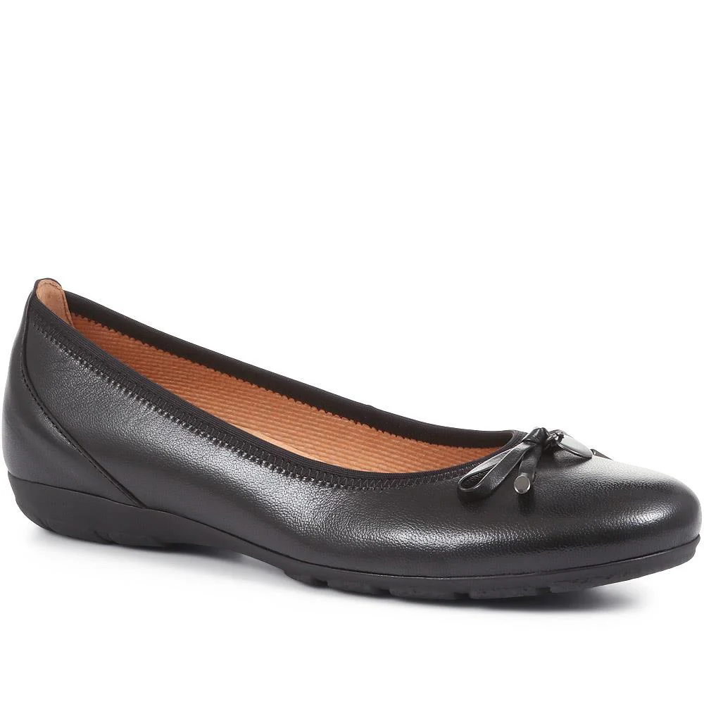 Gabor Ring Womens Ballet Pumps Colour: Black, Size: 3