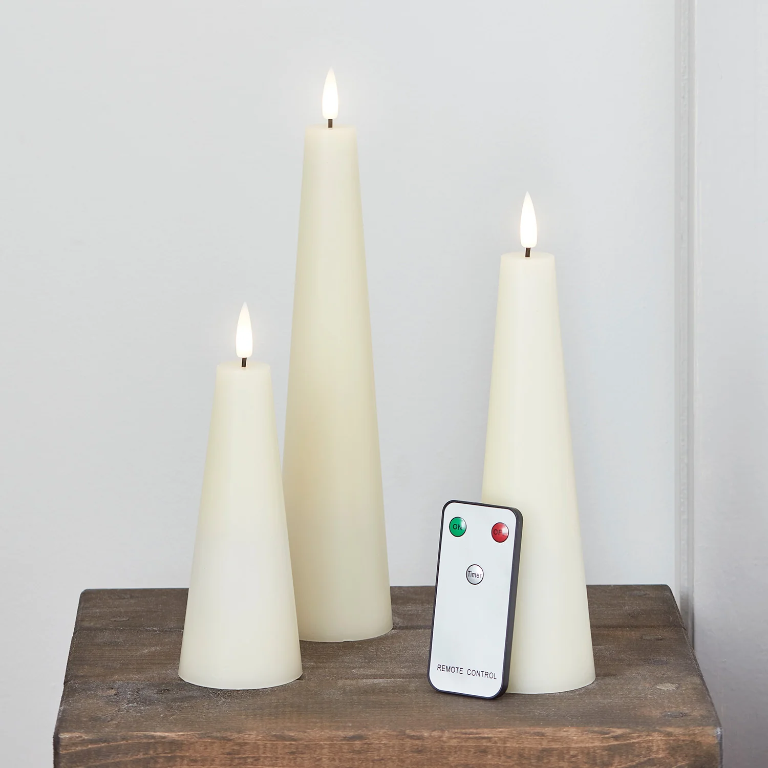 TruGlow® LED Kerzen Trio Kegelform elfenbeinfarben mit Fernbedienung
