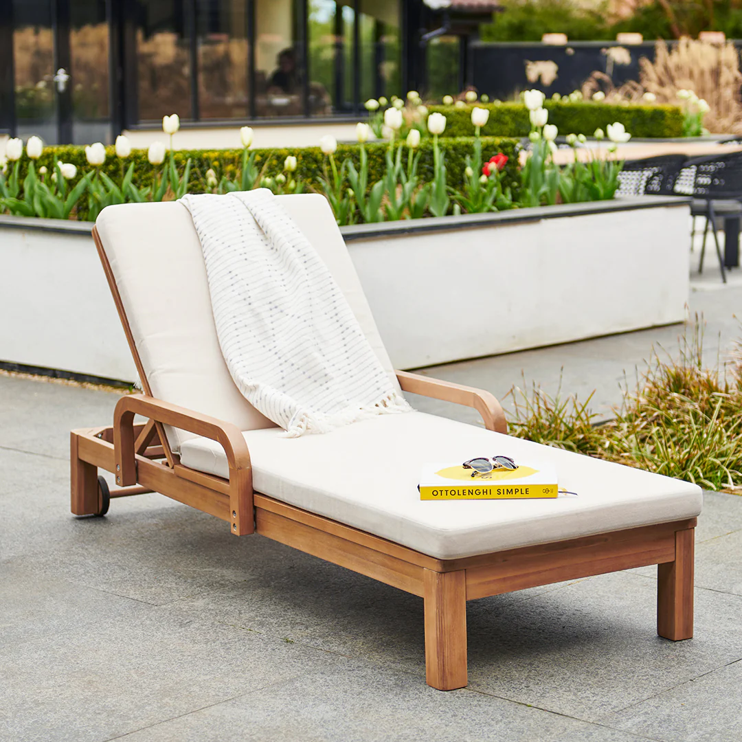 Quay Sun Lounger In Linen