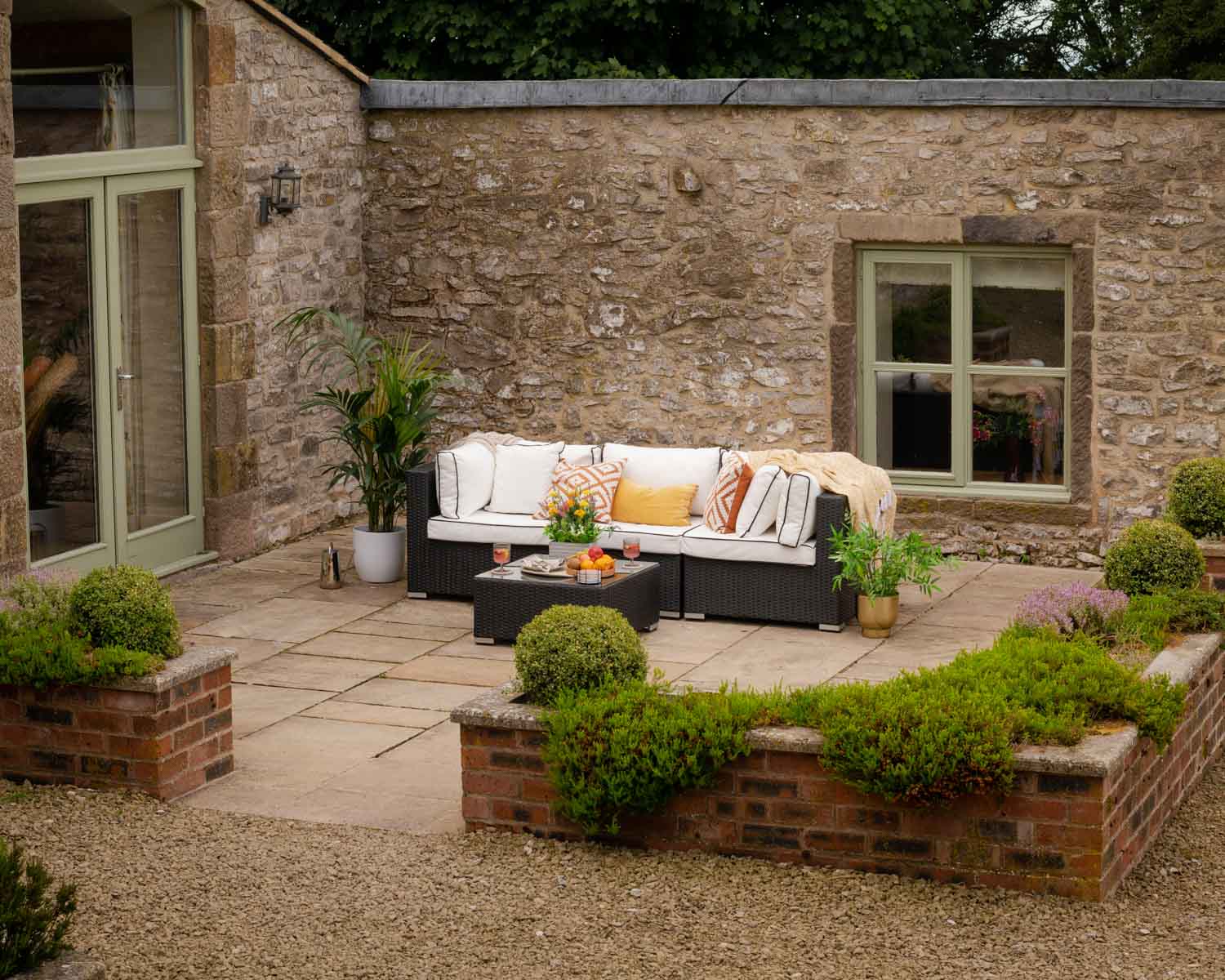 Rattan Direct Rattan Garden Corner Sofa Set in Black &amp; White - 4 Piece - Florida