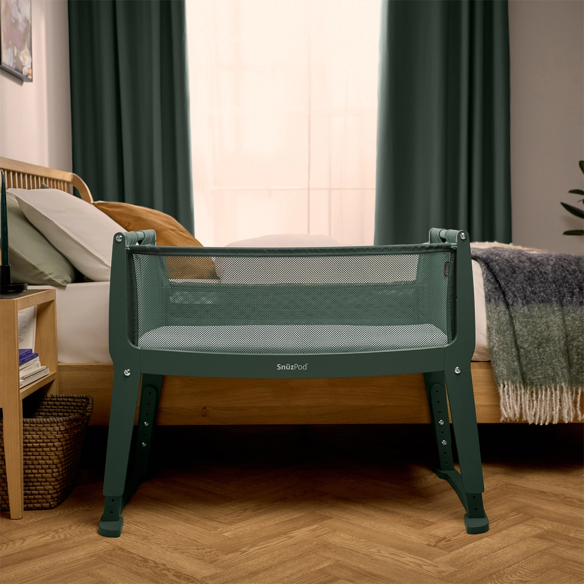 Pod Studio Bedside Crib - Berlin Green