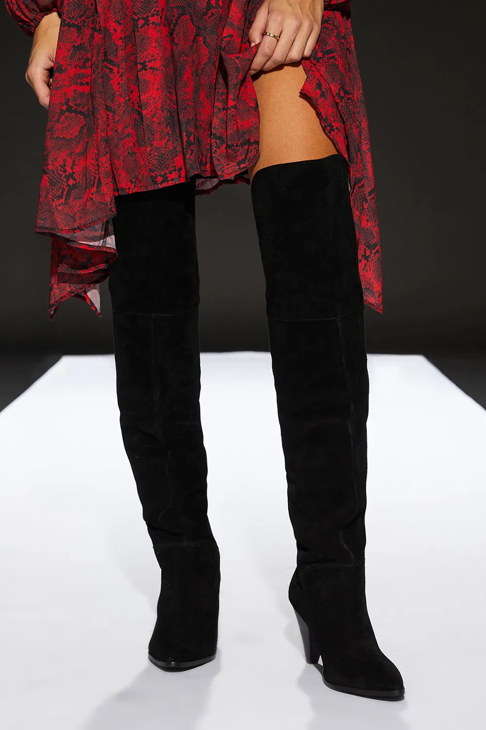 RUNWAY 1.8.1.8 Womens Suede Heeled Over The Knee Boots