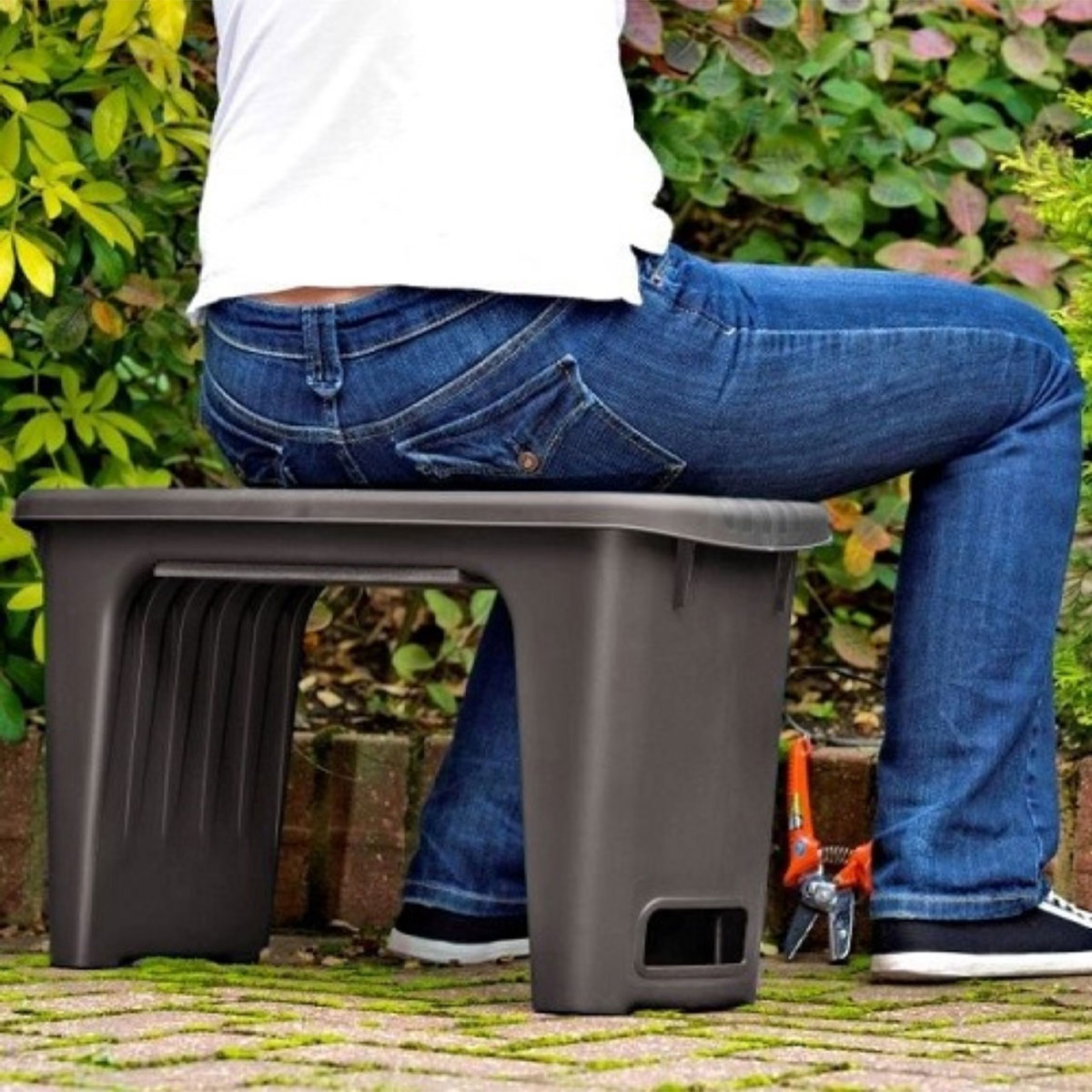 Strata Garden Kneel Easy