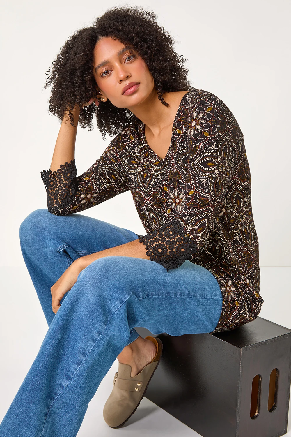  Abstract Print Lace Detail Tunic Top in Black