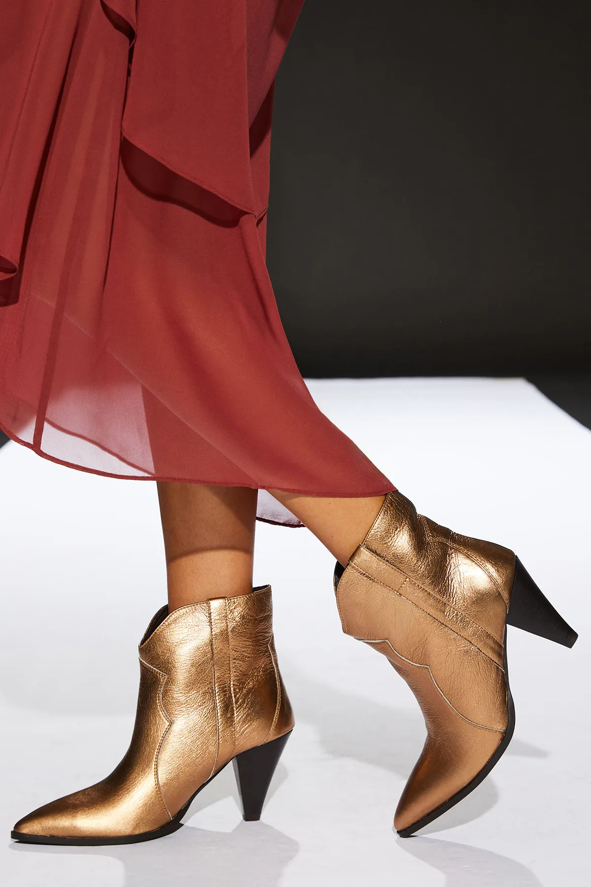 RUNWAY 1.8.1.8 Womens Leather Western Boots
