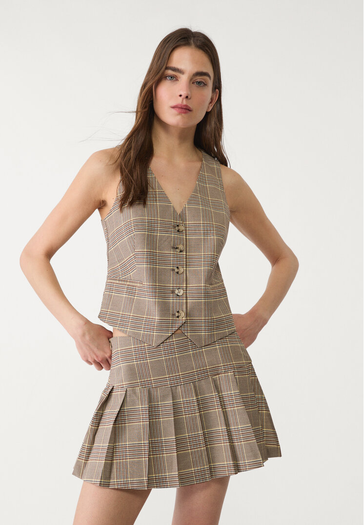 Stradivarius Karierte kurze Weste Braun M