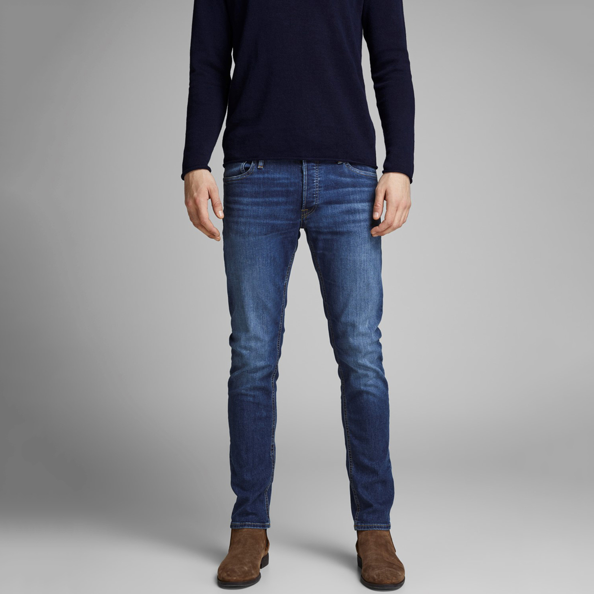 Jack & Jones Intelligence slim tapered fit jeans in mid blue Blue