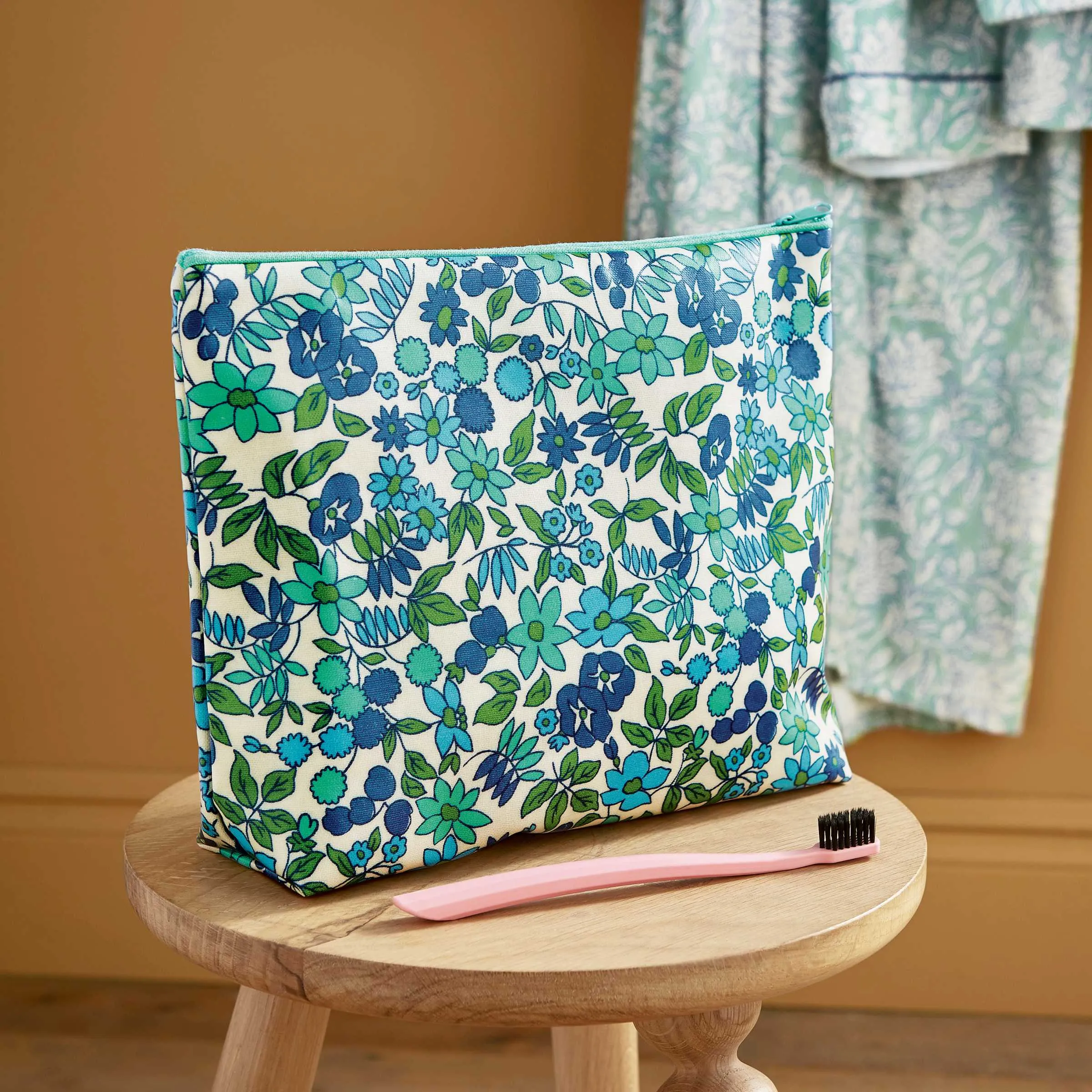 Land & Shore Bramble Floral Bathroom Wash Bag - Large, Green