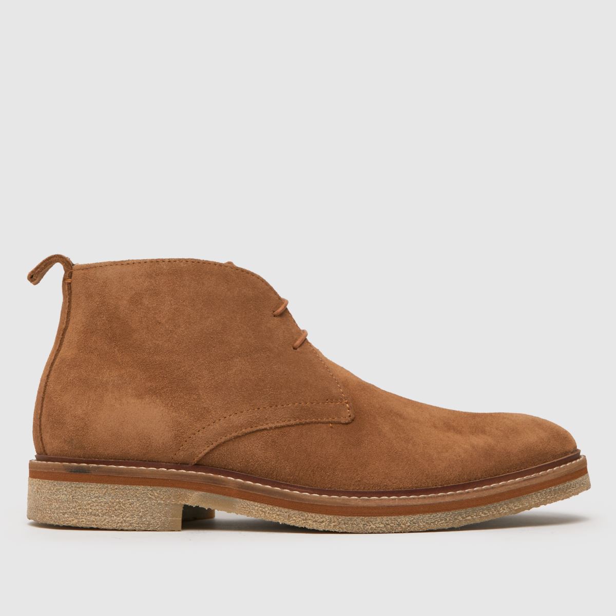 Schuh Georgie Chukka Boots In Tan