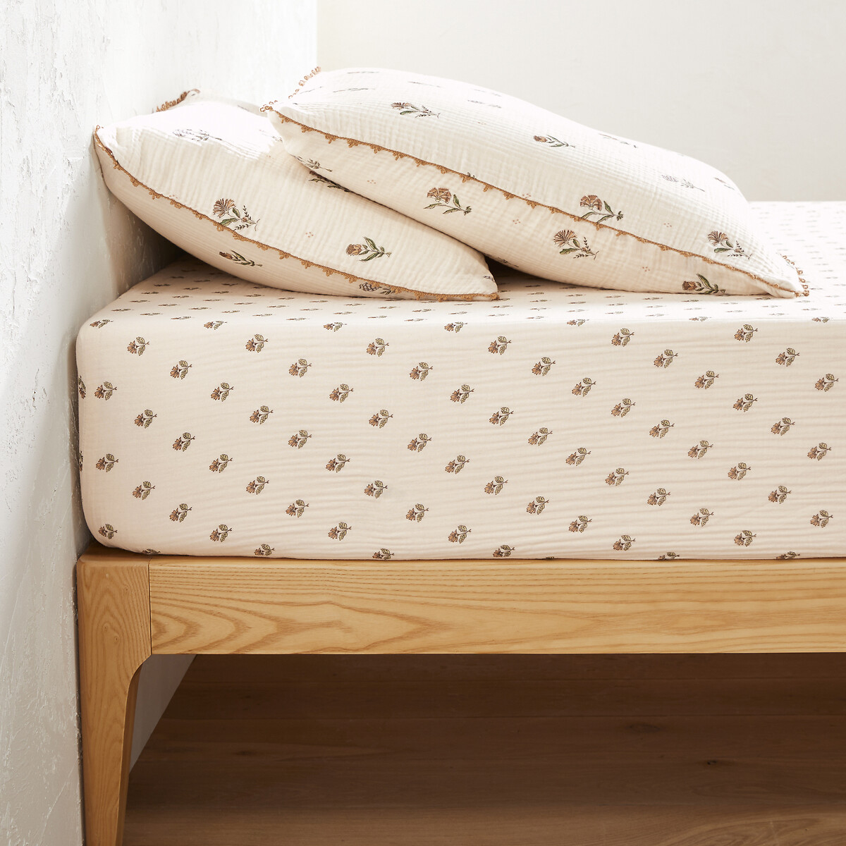 La Redoute Interieurs Emeline Floral 100% Cotton Muslin Fitted Sheet by La Redoute