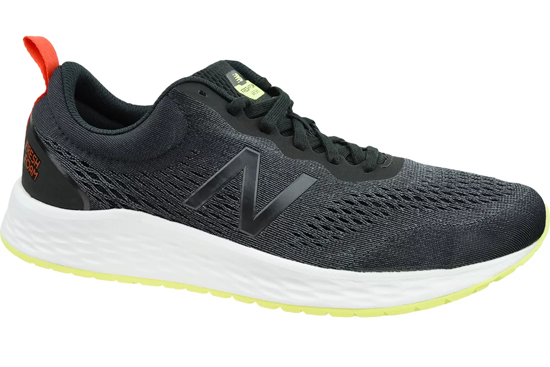 New Balance - Freshfoam Arishi - Baskets - Noir Noir