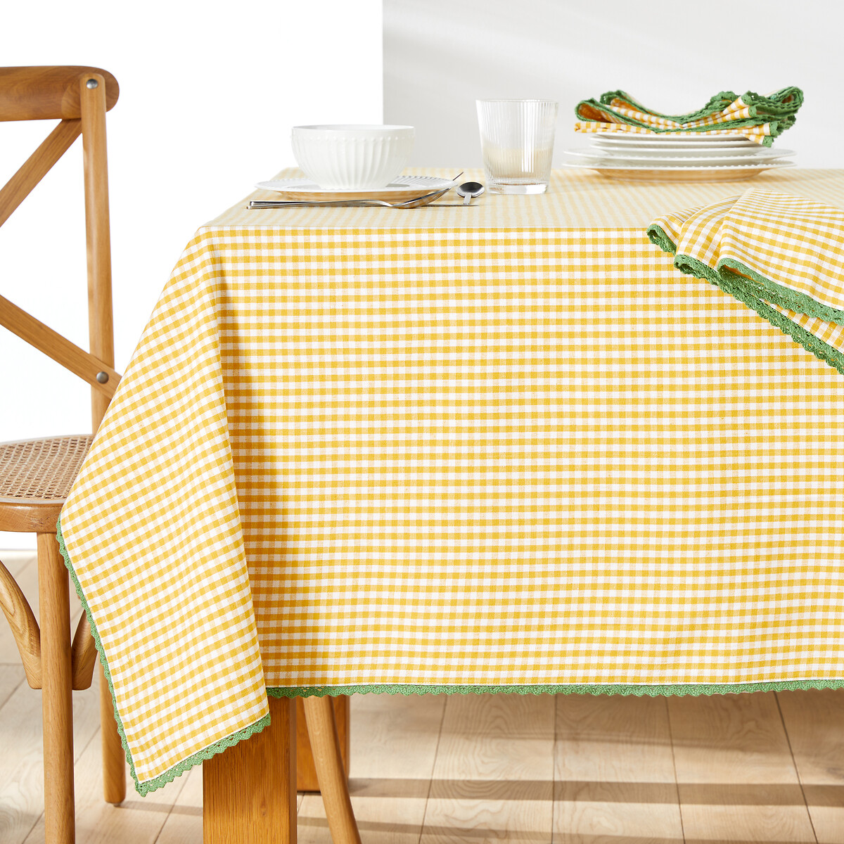 La Redoute Interieurs Trattoria Dyed Woven Gingham Pattern Cotton and Linen Tablecloth by La Redoute