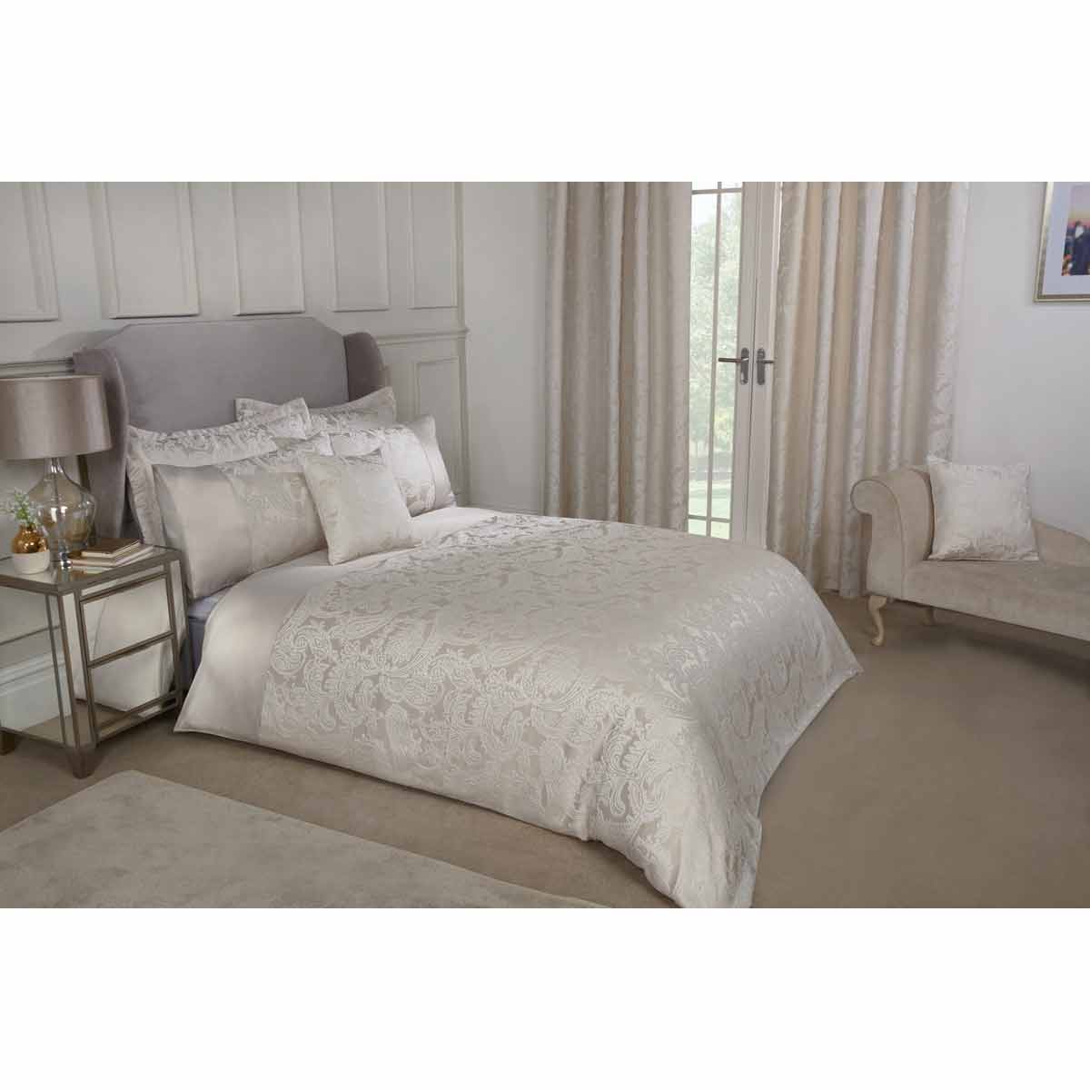 Duchess Paisley Jacquard Cream Duvet Cover Set - Super King