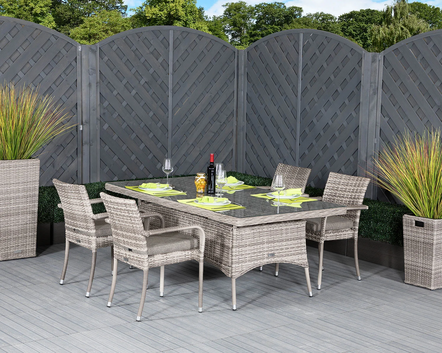 Roma 4 Stackable Chairs and Rectangular Dining Table in Grey