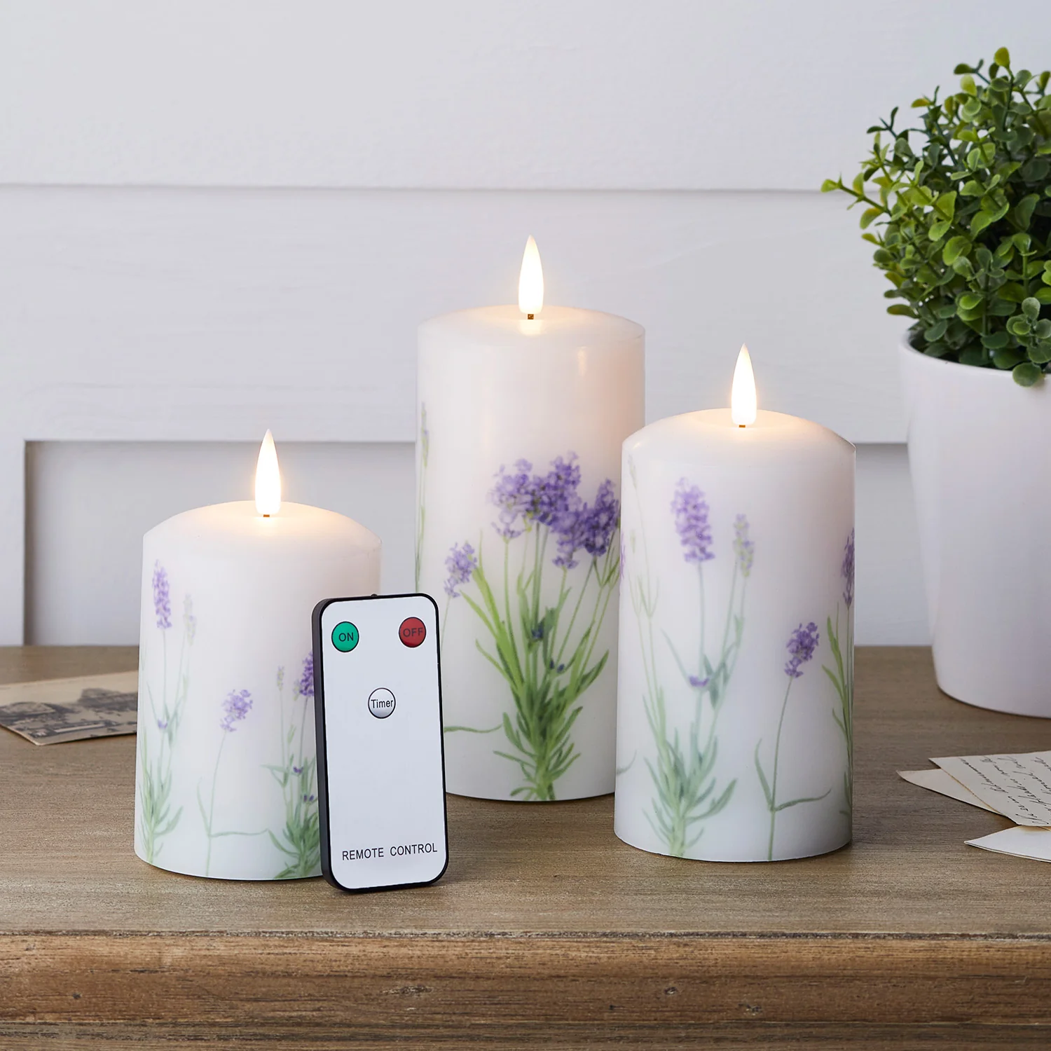 TruGlow® LED Kerzen Trio Lavendel mit Fernbedienung