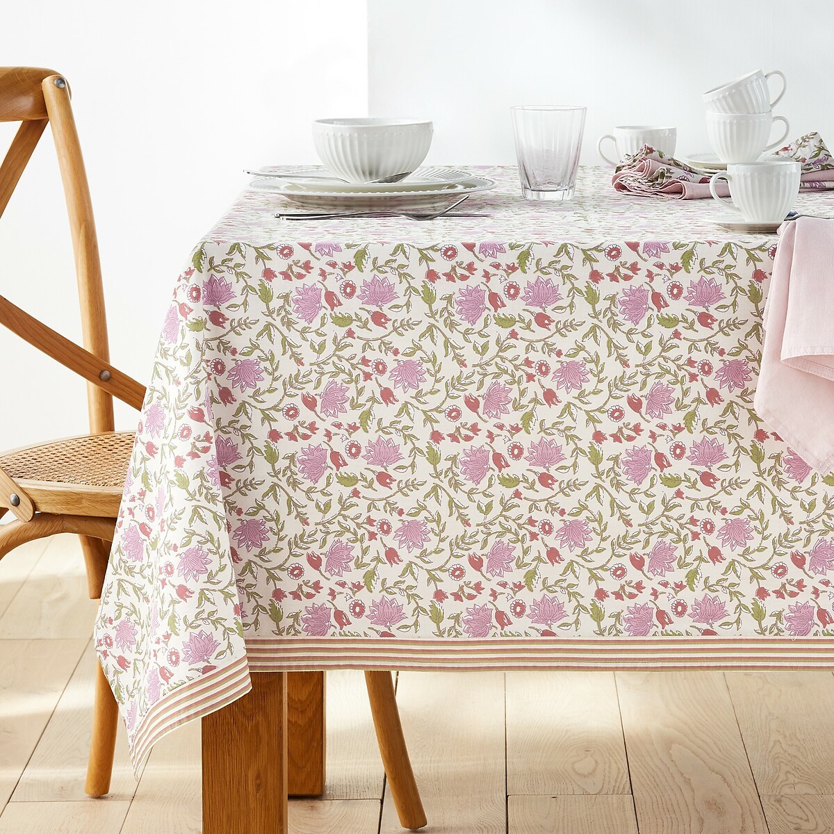 La Redoute Interieurs Elsie Floral 100% Washed Cotton Tablecloth by La Redoute
