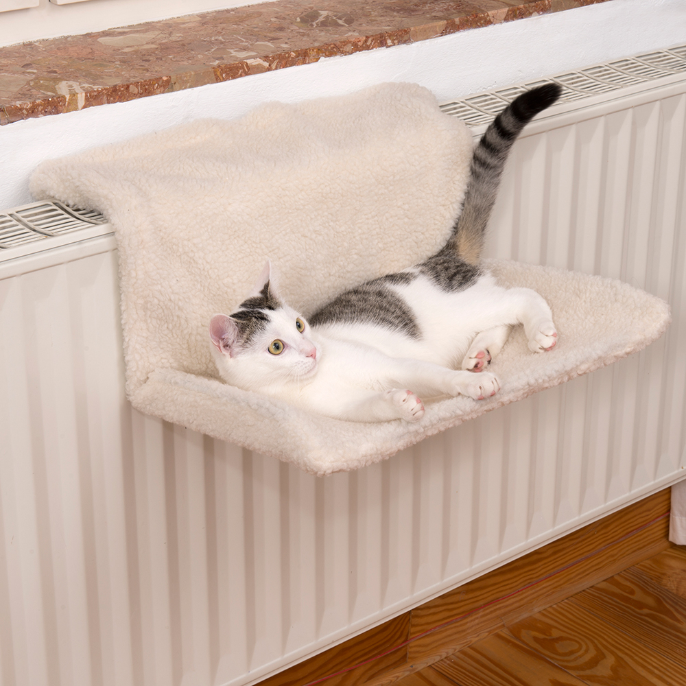 Zooplus Exclusive Relax Radiator Bed - Off-White - 62 x 50 x 2cm (L x W x H)