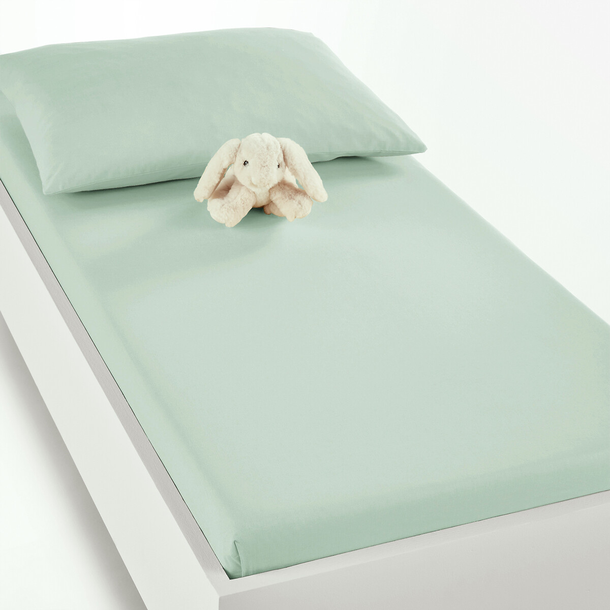 La Redoute Interieurs Fitted Sheet For Cot in Plain Cotton, Scenario by La Redoute