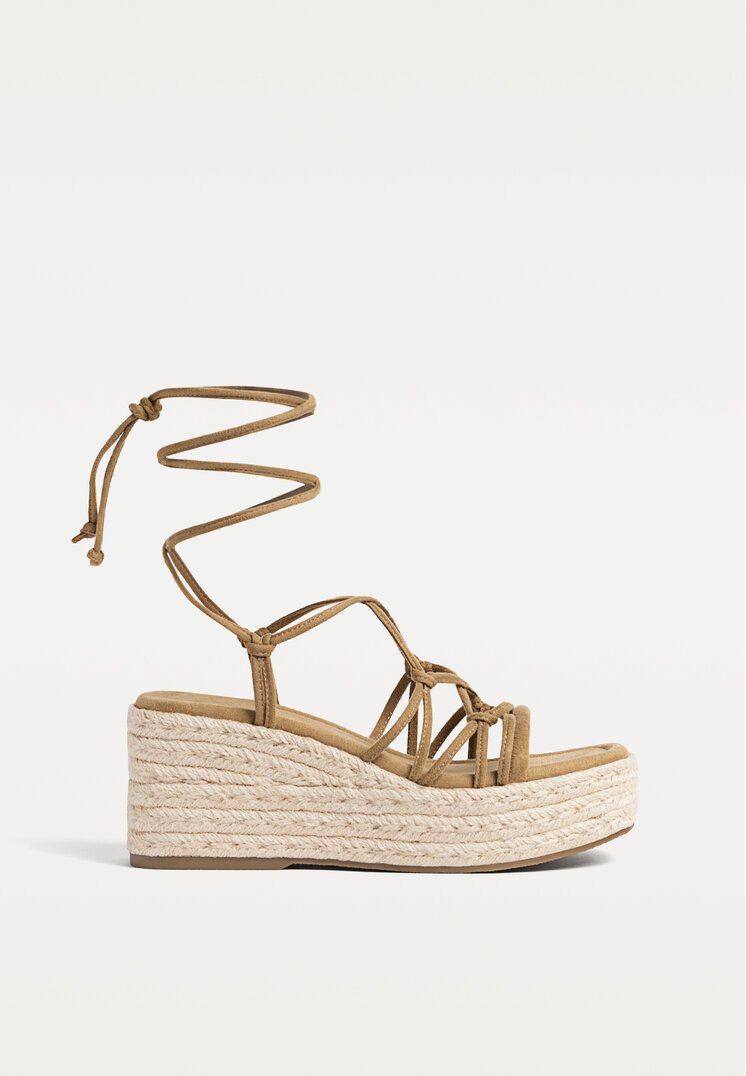 Stradivarius Keilabsatzschuhe aus Jute zum Schnüren BEIGE 40