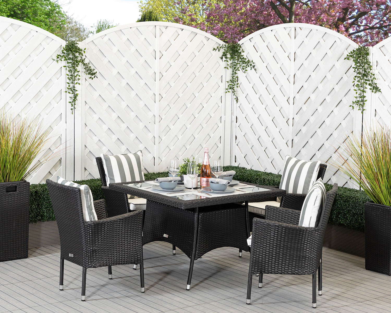 4 Seat Rattan Garden Dining Set With Square Dining Table in Black &amp; White - Cambridge