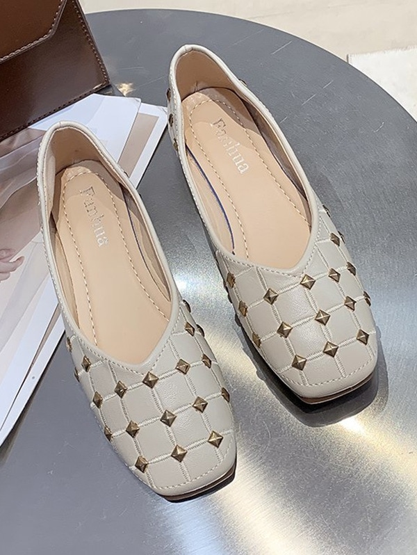 Zaful Flache Schuhe mit Nietenverzierung | EU 38