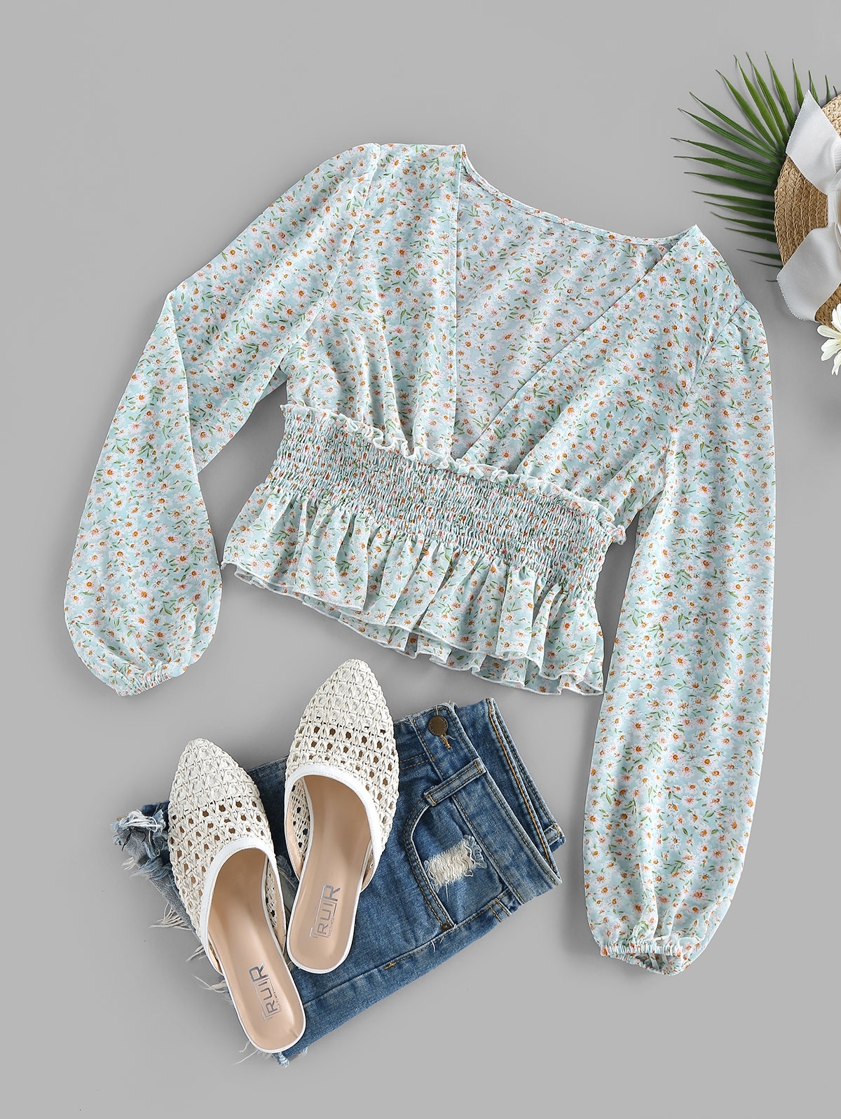 Zaful ZAFUL Ditsy Print Smocked Plunging Peplum Blouse | XL