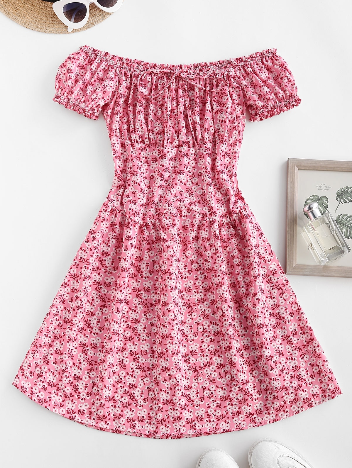 Zaful Schulterfreies Kleid mit Ditsydruck und Rüschen | M